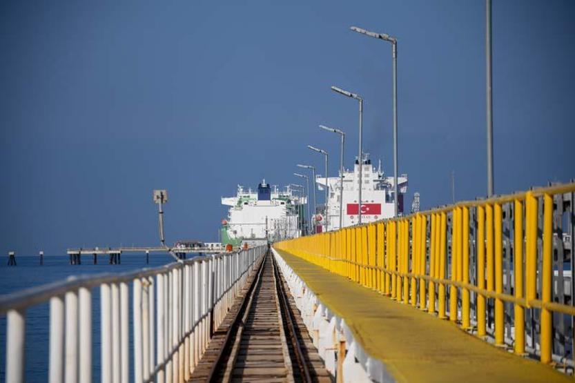 Türkiyenin ilk FSRU gemisi Ertuğrul Gaziye ilk LNG nakli başladı