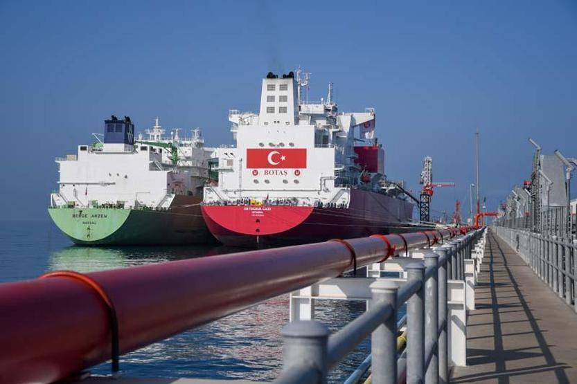 Türkiyenin ilk FSRU gemisi Ertuğrul Gaziye ilk LNG nakli başladı