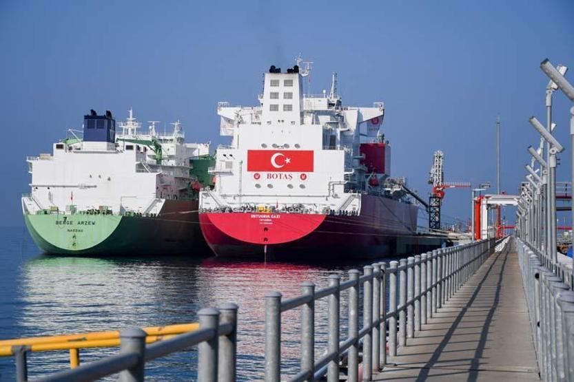 Türkiyenin ilk FSRU gemisi Ertuğrul Gaziye ilk LNG nakli başladı