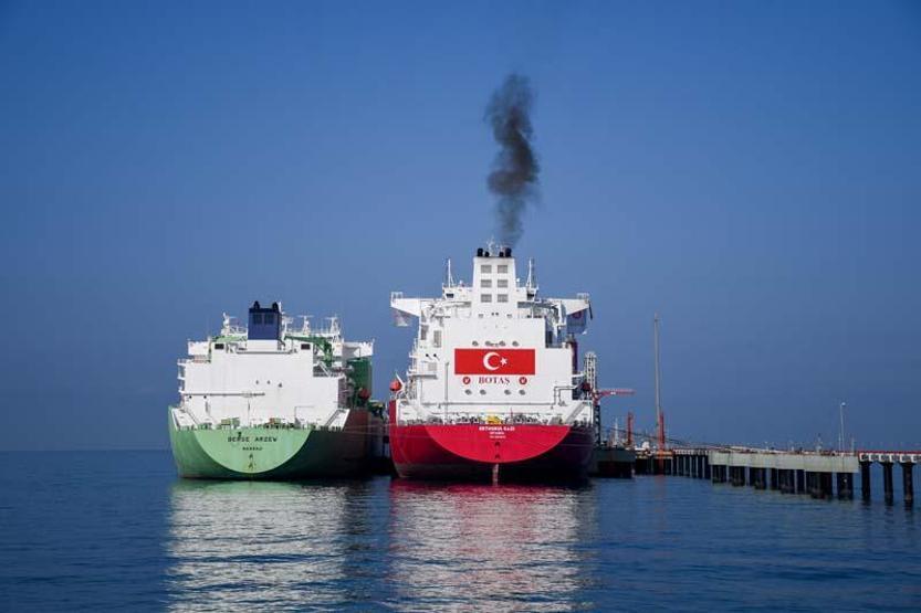 Türkiyenin ilk FSRU gemisi Ertuğrul Gaziye ilk LNG nakli başladı