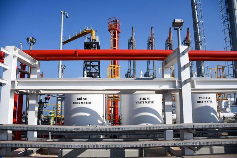 Türkiyenin ilk FSRU gemisi Ertuğrul Gaziye ilk LNG nakli başladı