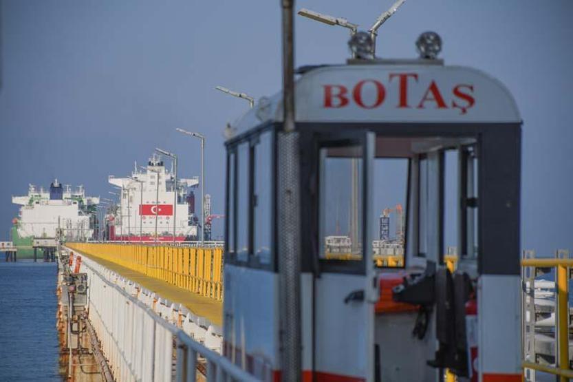 Türkiyenin ilk FSRU gemisi Ertuğrul Gaziye ilk LNG nakli başladı