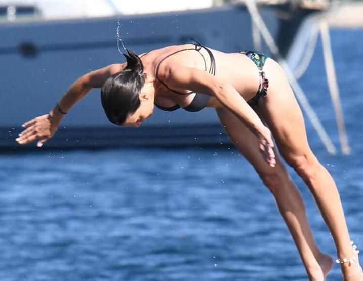 Ayça Varlıer dansıyla dikkat çekti