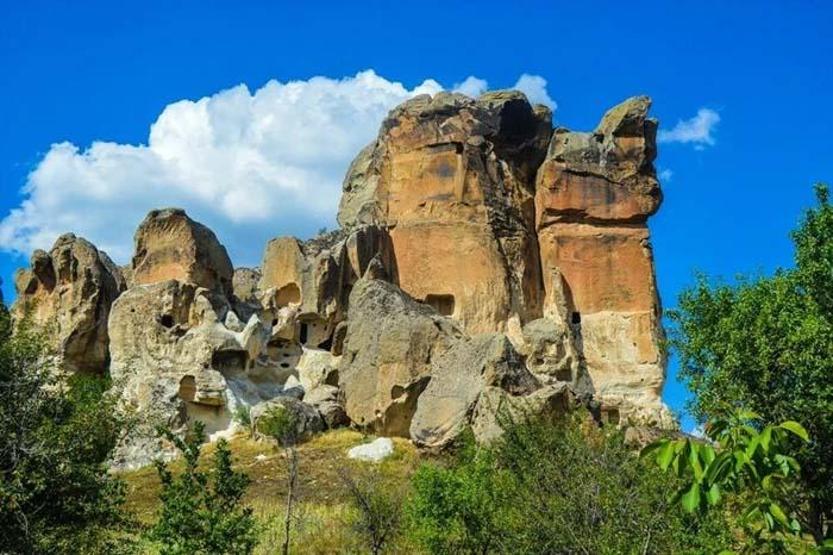 Frigyanın saklı cenneti: Üçlerkayası köyü