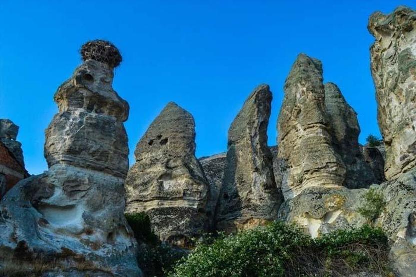 Frigyanın saklı cenneti: Üçlerkayası köyü