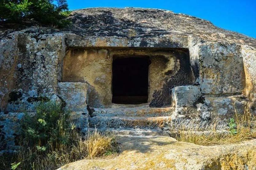 Frigyanın saklı cenneti: Üçlerkayası köyü