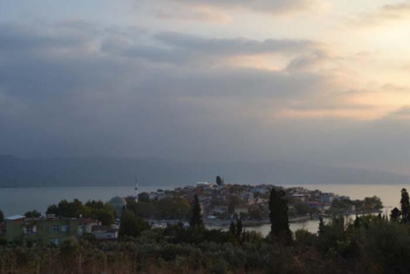 Uluabat Gölü’nün güzelleştirdiği Gölyazı