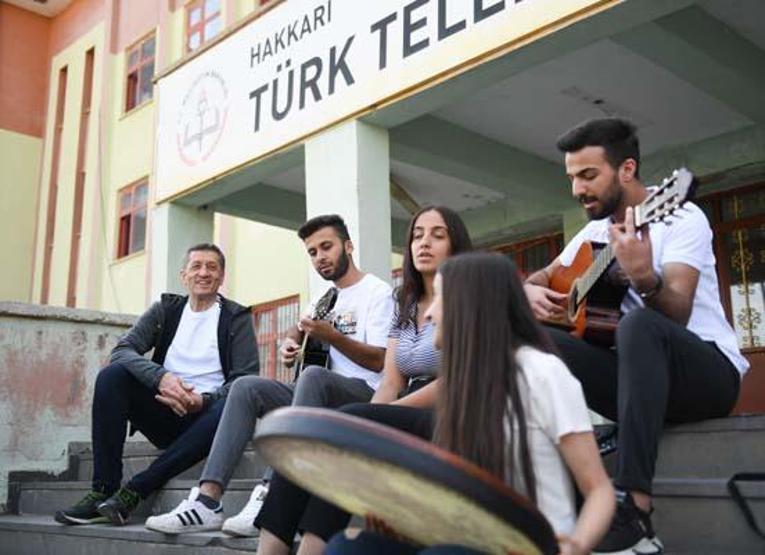 Bakan Selçuk, Zap Suyunda rafting yarışının startını verdi