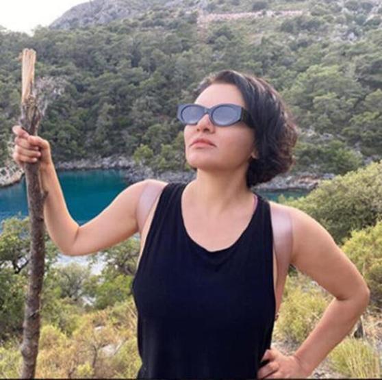 Göksel makyajsız haliyle görüntülenince panikledi