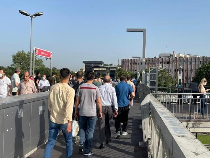 Normalleşmenin ilk gününde toplu taşımada yoğunluk