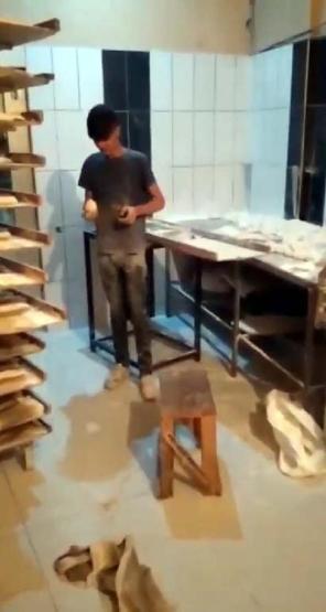 Fırında hamurla top gibi oynanmasına soruşturma, 31 bin 687 TL ceza