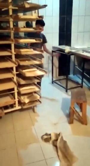 Fırında hamurla top gibi oynanmasına soruşturma, 31 bin 687 TL ceza