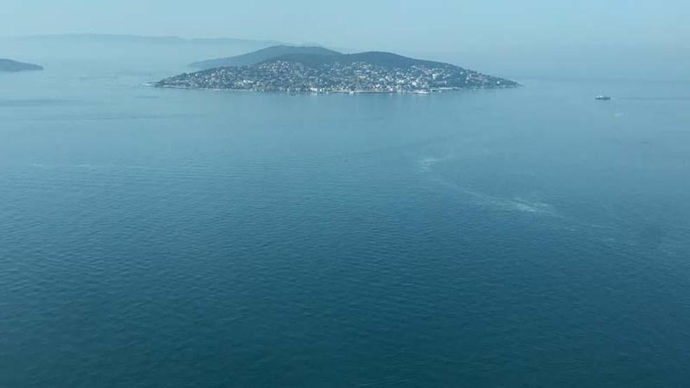 Marmara Denizindeki müsilajın son durumu havadan görüntülendi