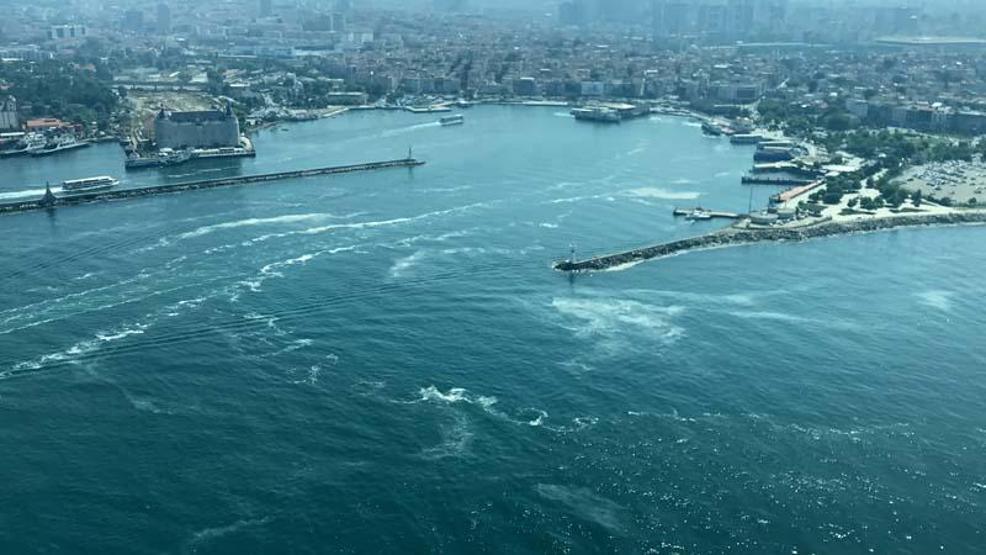 Marmara Denizindeki müsilajın son durumu havadan görüntülendi