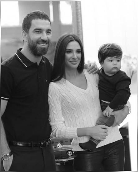 Üçüncü bebek mi geliyor Aslıhan Doğan Turandan yanıt gecikmedi
