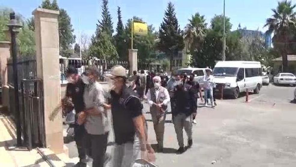 Eylem hazırlığında yakalanan teröristle iş birliği yapan 15 şüpheli tutuklandı