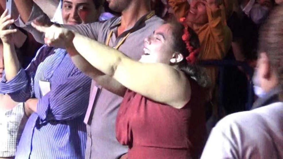 Mustafa Ceceliden down sendromlu hayranına jest