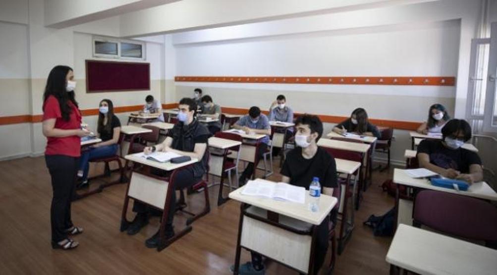 Liselerde ders sayısı azaltılacak
