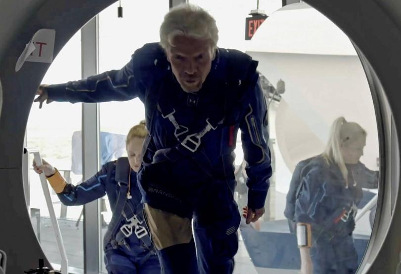 Tarihe geçti Richard Branson uzaya giden ilk milyarder oldu