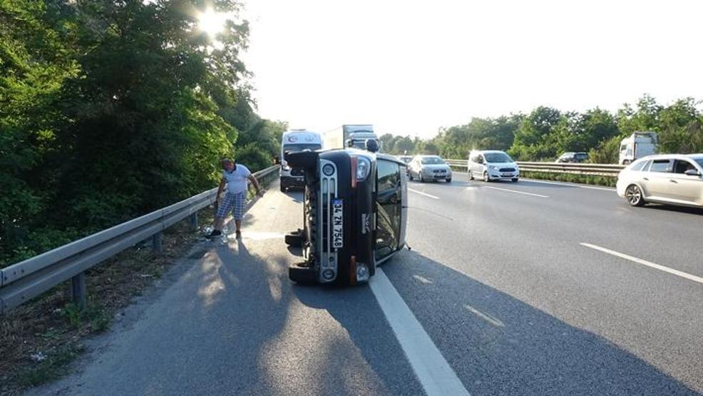 Hafif ticari araç devrildi: 5 yaralı