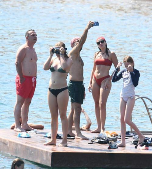 Alina Boz ve sevgilisi Mithat Can Özer yaz sezonunu Bodrumda açtı