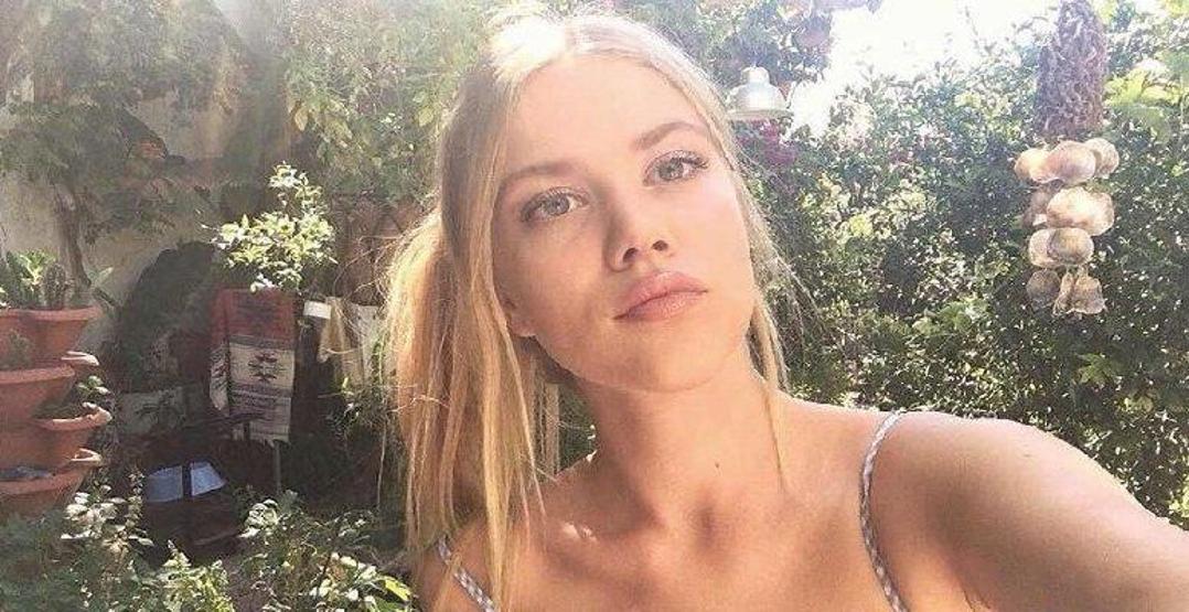 Serel Yereliden bikini üstü yerine ilginç tercih