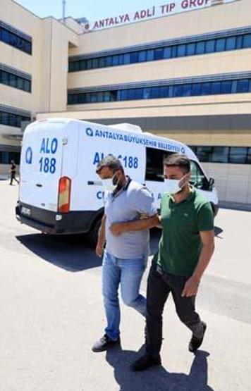 Babası, derede bulunan Ecrinin cenazesini gözyaşlarıyla teslim aldı