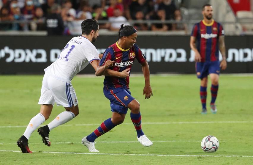 Real Madrid ve Barcelona efsaneleri karşı karşıya geldi