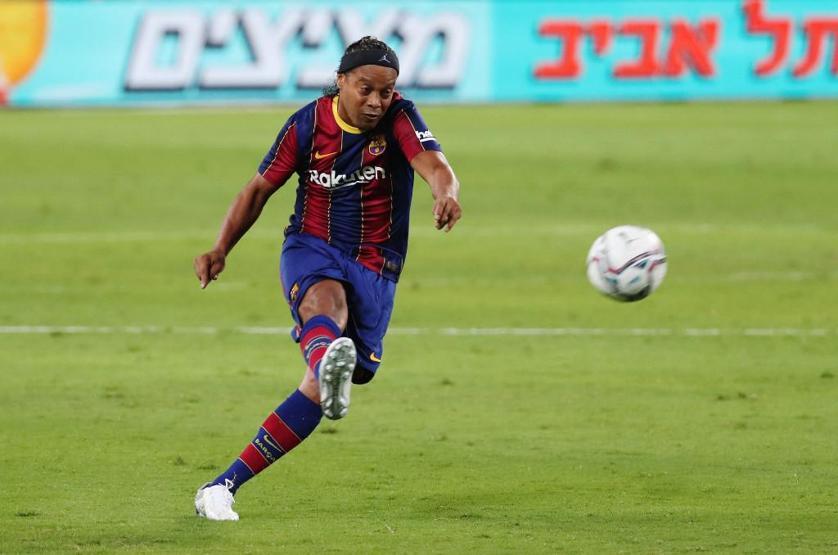 Real Madrid ve Barcelona efsaneleri karşı karşıya geldi