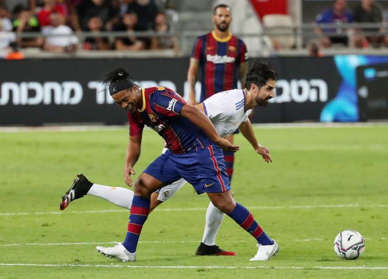 Real Madrid ve Barcelona efsaneleri karşı karşıya geldi