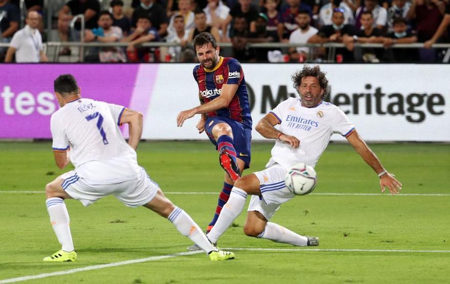 Real Madrid ve Barcelona efsaneleri karşı karşıya geldi