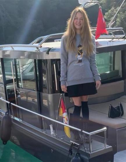Naz Elmas, Bodrumda tatilin tadını çıkarıyor