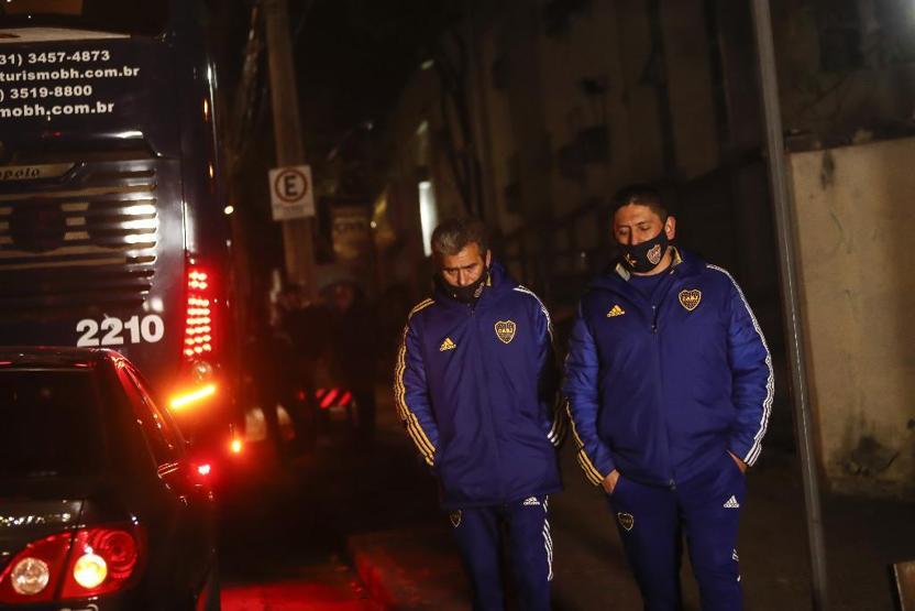 Boca Juniorslı futbolcular polisle çatıştı