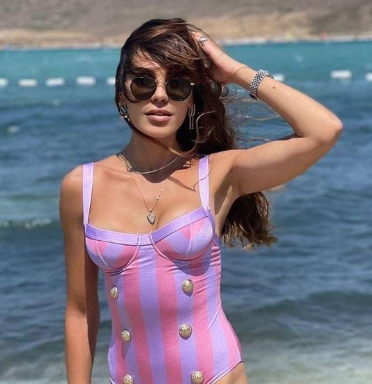 Şükran Ovalının mayosunun fiyatı dudak uçuklattı
