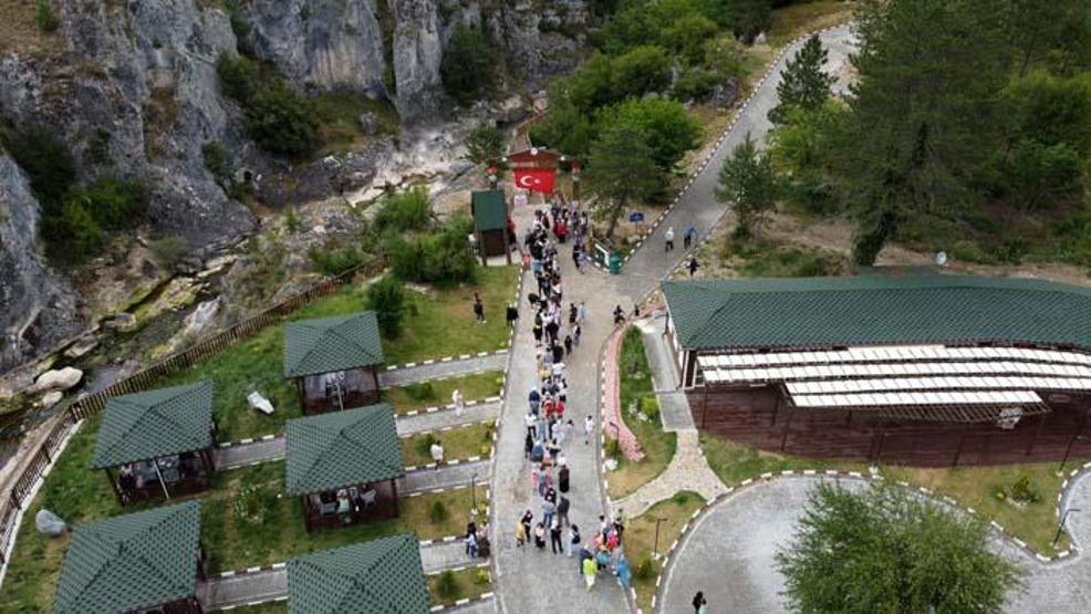 Kanyonları ve doğal güzellikleriyle ünlü Bayramda nüfusunun 20 katı ziyaretçiyi ağırladı