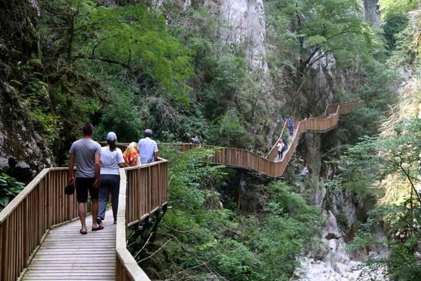 Kanyonları ve doğal güzellikleriyle ünlü Bayramda nüfusunun 20 katı ziyaretçiyi ağırladı