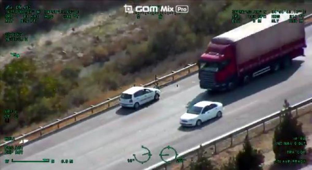 Otoyolda ters yöndeki araçlar, polis helikopteriyle tespit edildi