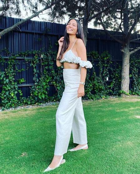 Demet Özdemir evinin bahçesini bedavaya dekore ettiriyor
