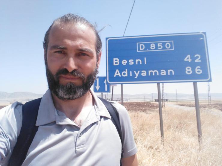 Kitap yazmak için yola çıktı, 210 günde yürüyerek 76 şehir gezdi