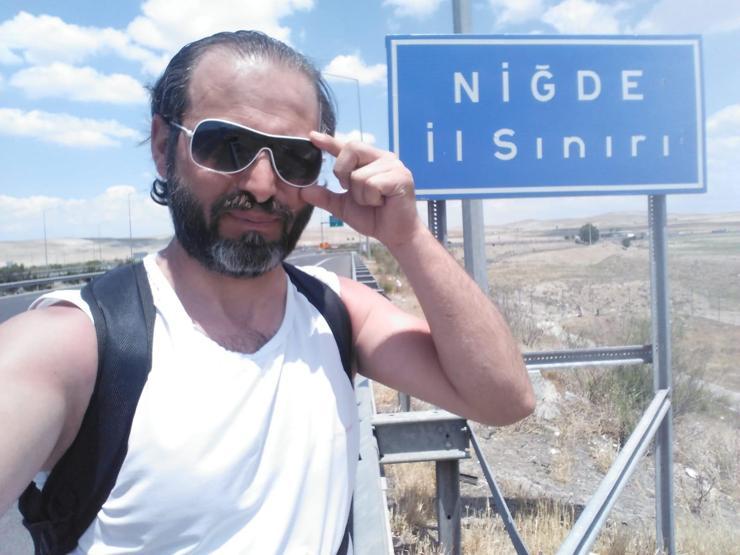 Kitap yazmak için yola çıktı, 210 günde yürüyerek 76 şehir gezdi