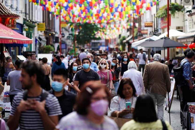 İngiltere sona yaklaştı mı Toplumsal bağışıklık yüzde 87ye ulaştı