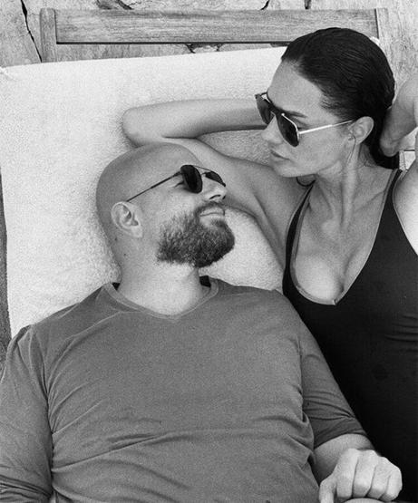 Yasemin Özilhan ve İzzet Özilhan, Türkiye turuna çıkacak