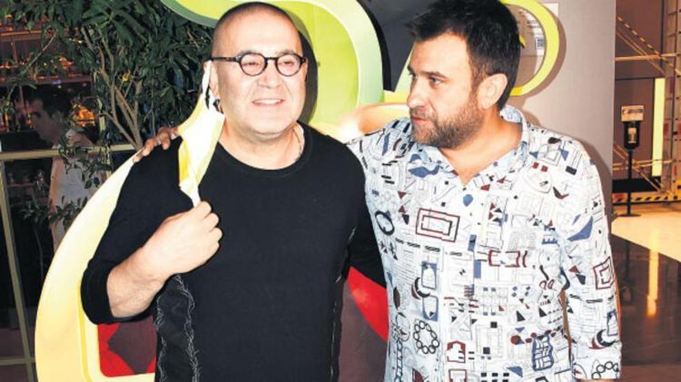 Şafak Sezer gözünden ameliyat olduğunu duyurdu