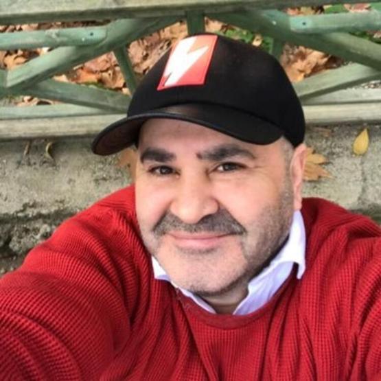 Şafak Sezer gözünden ameliyat olduğunu duyurdu