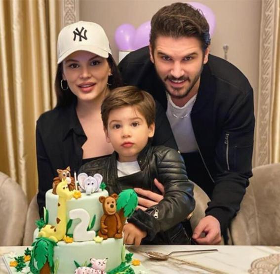 Tolgahan Sayışman ile kayınvalidesi Albana Abazinin pozu gündem oldu
