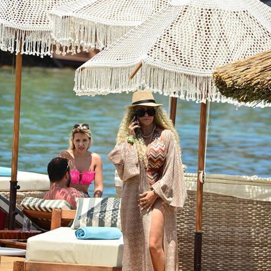 Yeliz Yeşilmen kızıyla tatil keyfi yaptı