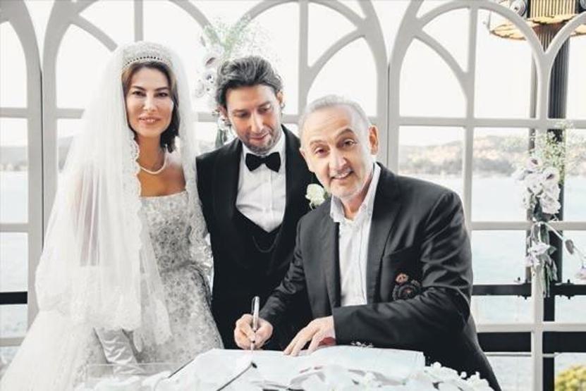Manken Şenay Akay ve Tarık Soner evlendi