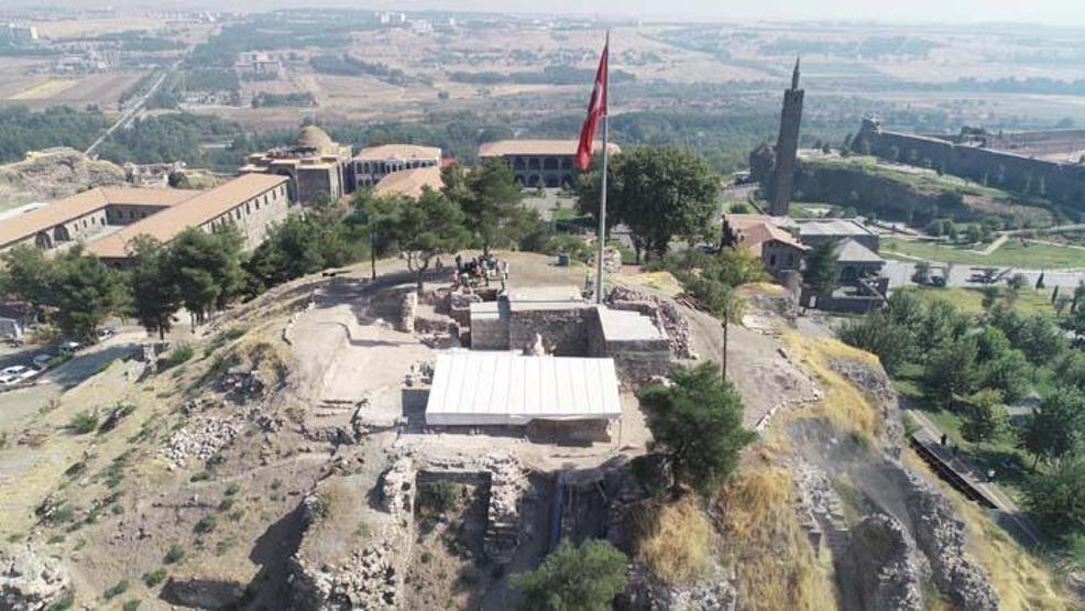 Amida Höyükte Osmanlı dönemine ait el bombaları bulundu