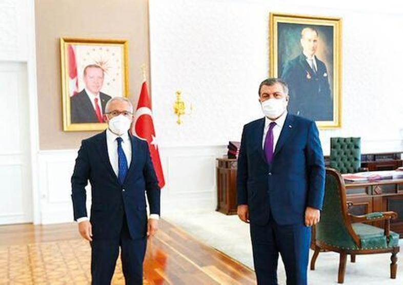 Bakan Kocadan 3 önemli mesaj: Aşı olmayana sinemada, tiyatroda yolculukta PCR testi olabilir