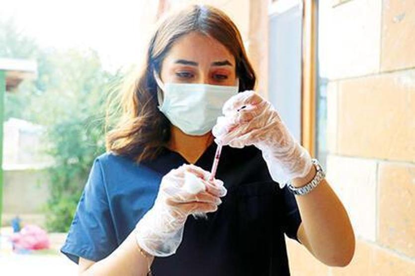 Bakan Kocadan 3 önemli mesaj: Aşı olmayana sinemada, tiyatroda yolculukta PCR testi olabilir